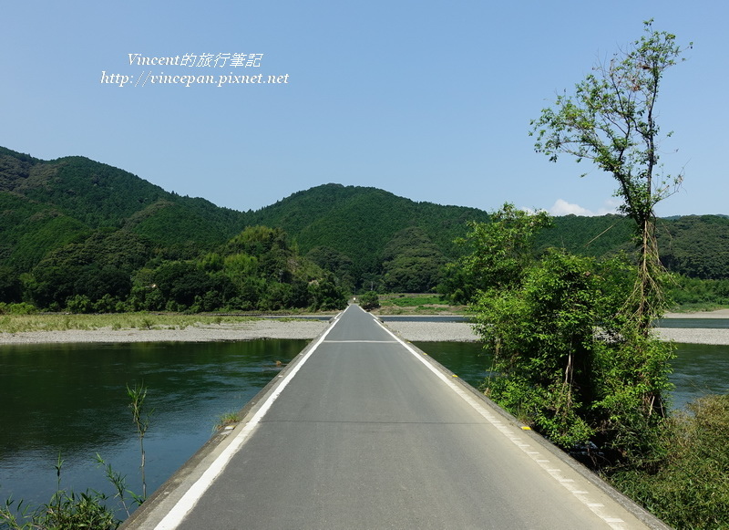 佐田沈下橋 橋上