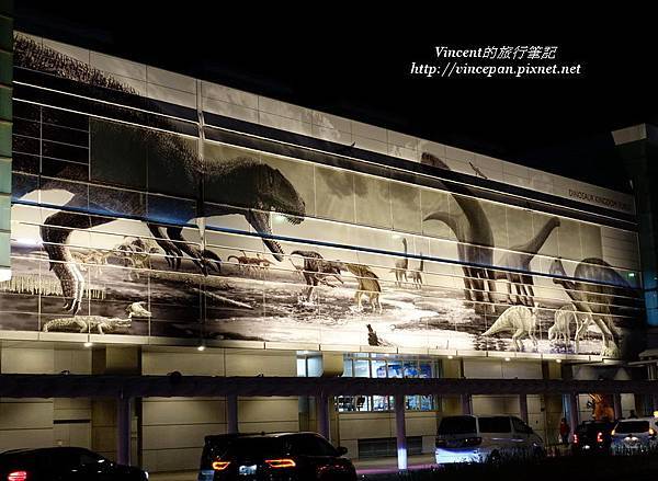 福井車站恐龍壁畫