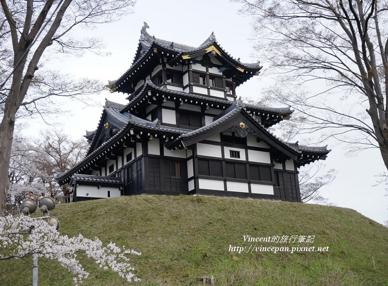 高田城三重櫓 正面白天