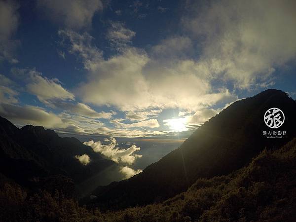 387 玉山西峰路程落日.jpg