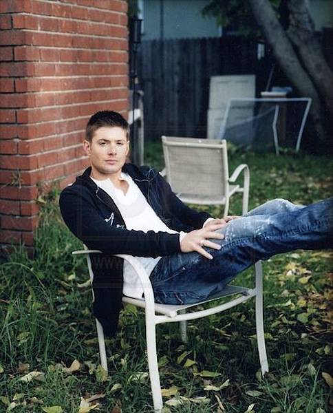 Jensen-jensen-ackles-18907739-500-621.jpg