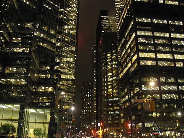 金融大街有種到了曼哈頓的錯覺.jpg