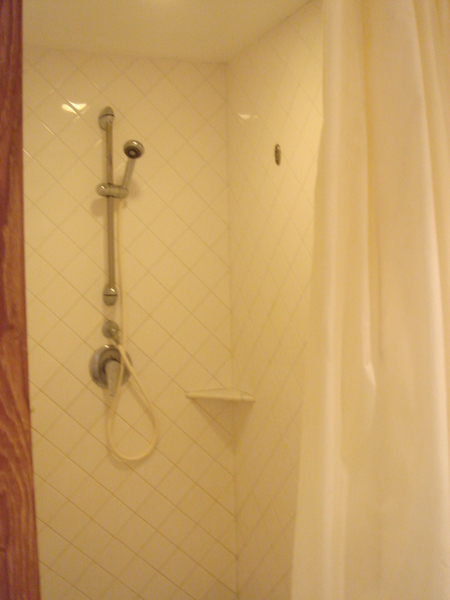 旁邊就是Shower room