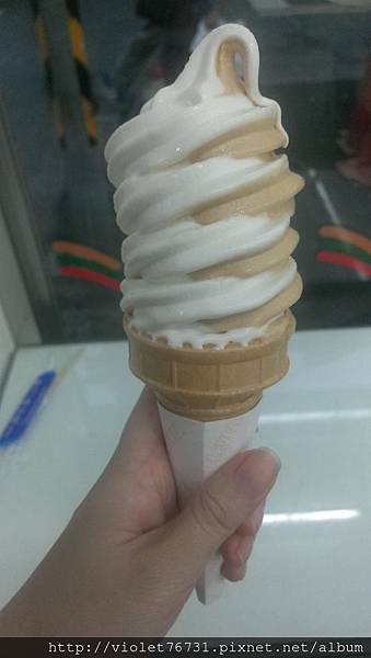 牛奶糖霜淇淋11