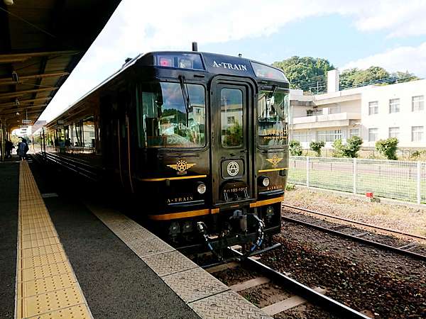 熊本觀光列車 搭ａ列車去吧天草三角線 D S特急a列車で行こう 這是哈魯的小人物上籃 痞客邦