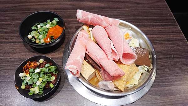 台南食記 永康區熊本鍋物 麻辣鍋海鮮鍋泡菜鍋 平價小火鍋 24小時營業 這是哈魯的小人物上籃 痞客邦 台南食記 永康區熊本鍋物 麻辣鍋海鮮鍋泡菜鍋 平價小火鍋 24小時營業 這是哈魯的小人物上籃 痞客邦