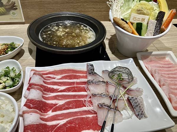 /tmp/php4J7MeB /tmp/php4J7MeB