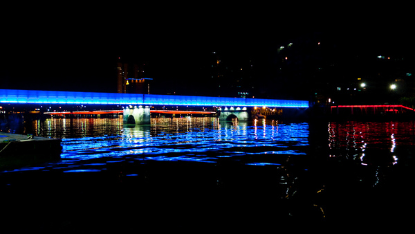 Love Pier - Love River view