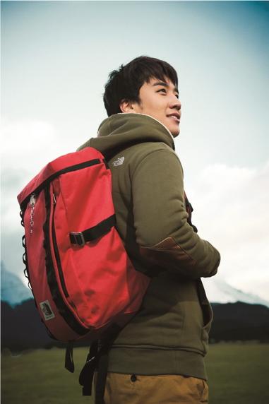 Seungri_The North Face_(1)