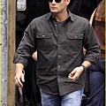 jensen-ackles-gummy-snacks-05.jpg