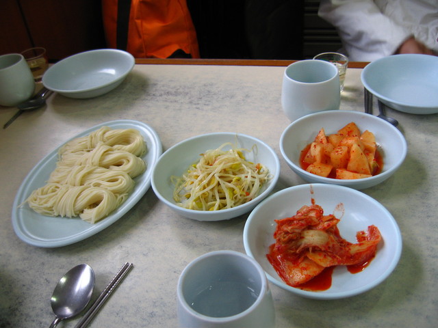 濟州第一餐～韓國一定有的小菜  都吃到爽為止