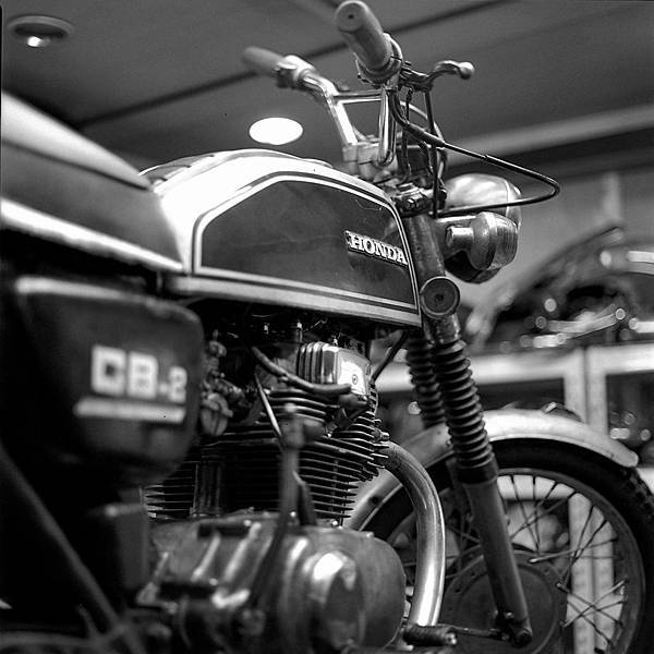 M1708-001-BW-120-Greensheep-CB200T-Fujifilm-Acros100-Hasseblad503CW-PyrocatHD-Usual-15M-32C-Rotary-07.jpg