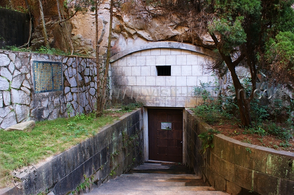 1327566199-109291367