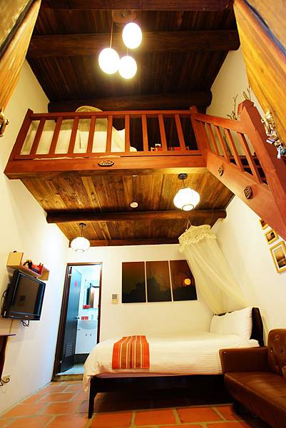 冬陽如畫閣樓房