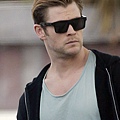 Chris Hemsworth  AM EYEWEAR @必久戴眼鏡