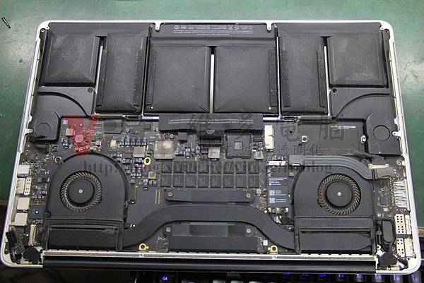 Macbook Pro 15-inch A1398 2015年 電池膨脹