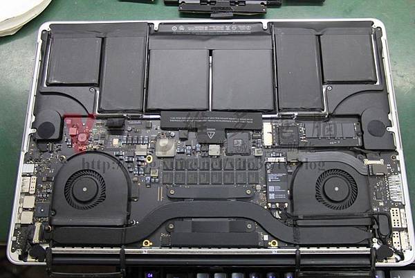 Macbook Pro 15-inch A1398 2015年 電池更換