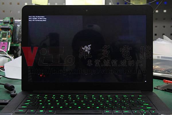 RAZER RZ09 開機畫面