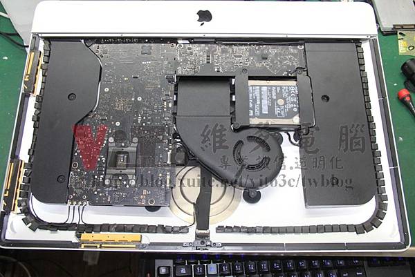 iMac 21吋 A1418 (9).jpg iMac 21吋 A1418 (9).jpg