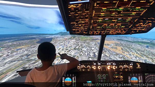 桃園龜山,iPilot飛行模擬中心,A320空中巴士,模擬飛行,機師,桃園景點