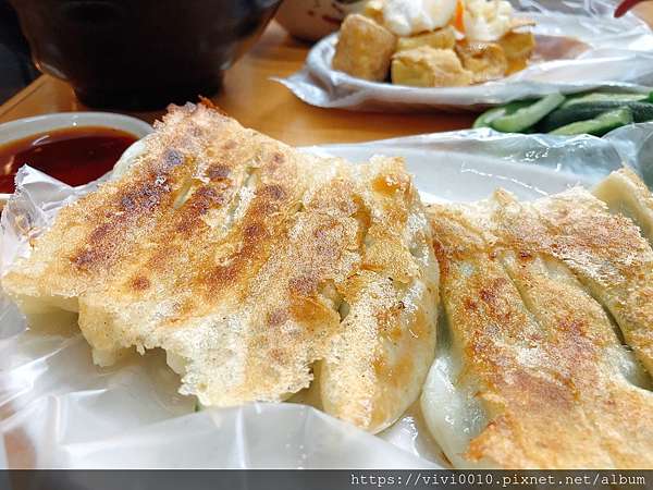 新北 金山 四川牛肉麵 鍋貼 臭豆腐 街邊美食超好吃 飄香25年以上的金山老店 圓圓家的移動城堡 痞客邦
