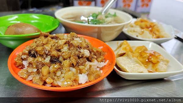 滷肉飯,基隆廟口,天一香肉羹順,銅板美食,懷舊小吃,基隆美食,肉羹湯,基隆,仁愛區