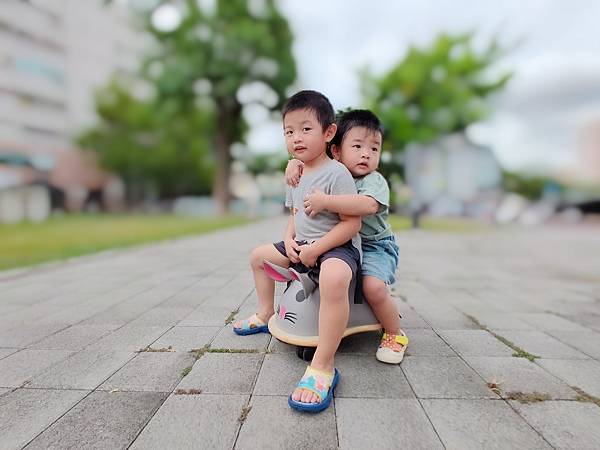 【育兒好物】 Wheely Bug扭扭滑輪車 顛覆傳統，多種