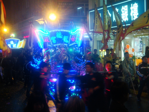 20110215拍攝於武轎踩街172.jpg