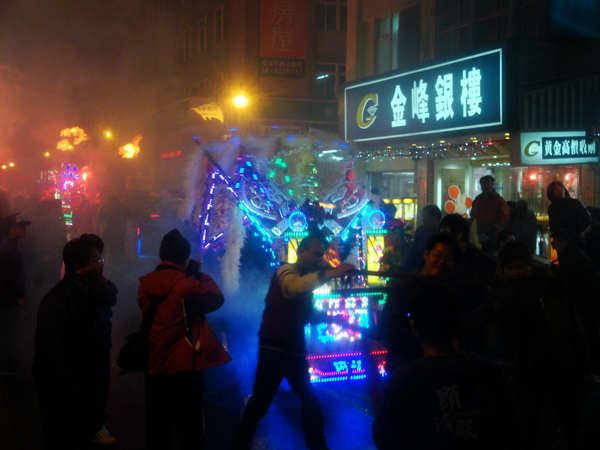 20110215拍攝於武轎踩街195.jpg
