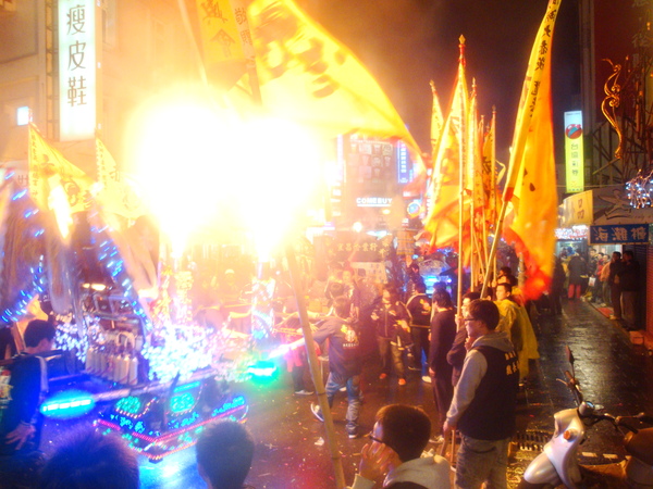 20110215拍攝於武轎踩街183.jpg