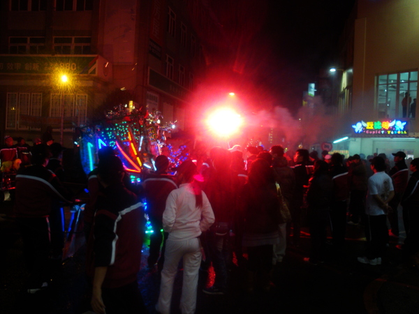 20110215拍攝於武轎踩街219.jpg