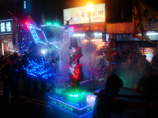 20110215拍攝於武轎踩街179.jpg