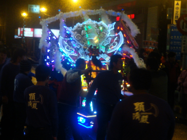 20110215拍攝於武轎踩街192.jpg