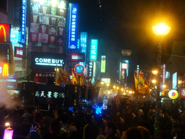20110215拍攝於武轎踩街193.jpg