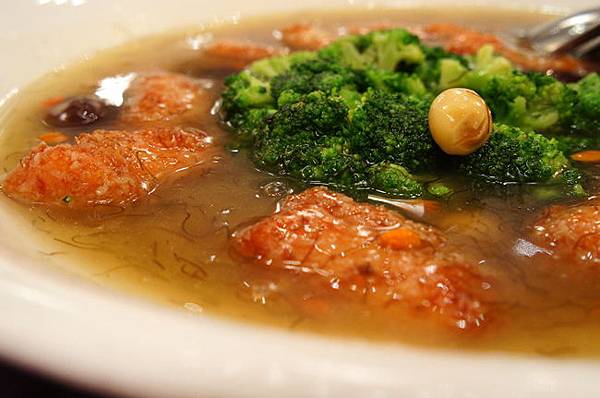 玉泉料理紅露酒民緯魴魚