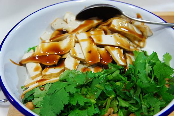  五香花生拌糖醋香干