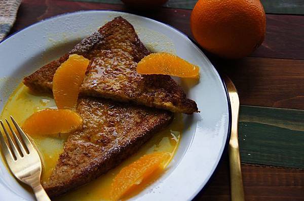 橙香法國吐司佐焦糖柳橙汁