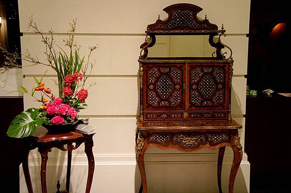 初衣食午居意古美術