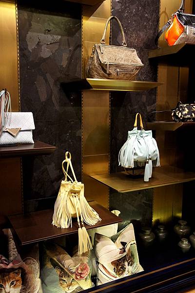 初衣食午居意古美術