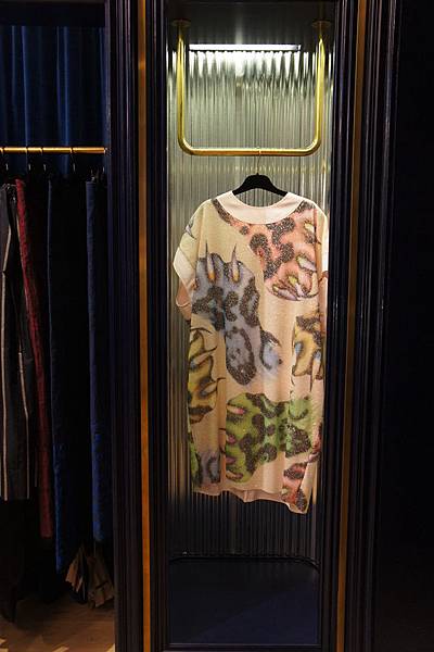 初衣食午居意古美術