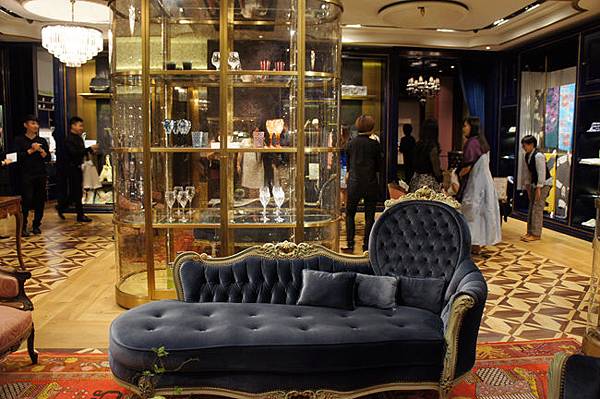 初衣食午居意古美術