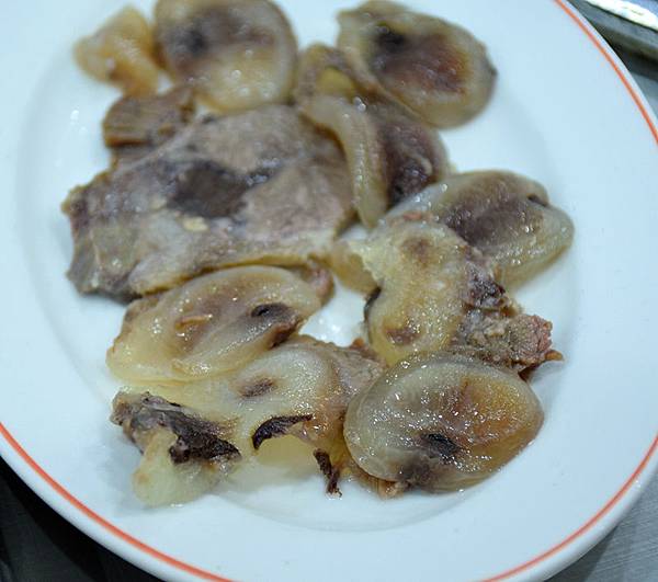 助仔牛肉湯