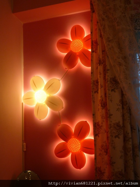 P1090972 ~ 悅淳居 - 可愛的花朵燈~1.jpg