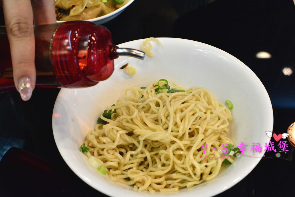 (已歇業)【中和小吃。麵食】景安站美食 初呼御料 ~ 想不到