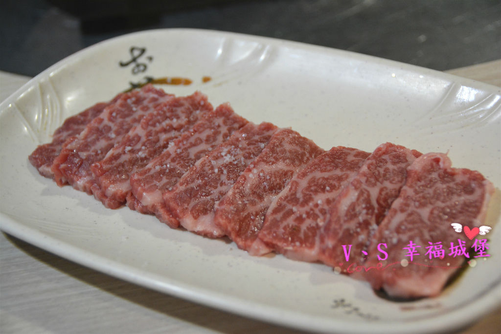 【台北美食】國父紀念館燒肉  燒桶子韓風立燒 ~ 讓你動口不
