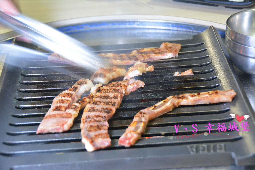 【台北美食】國父紀念館燒肉  燒桶子韓風立燒 ~ 讓你動口不