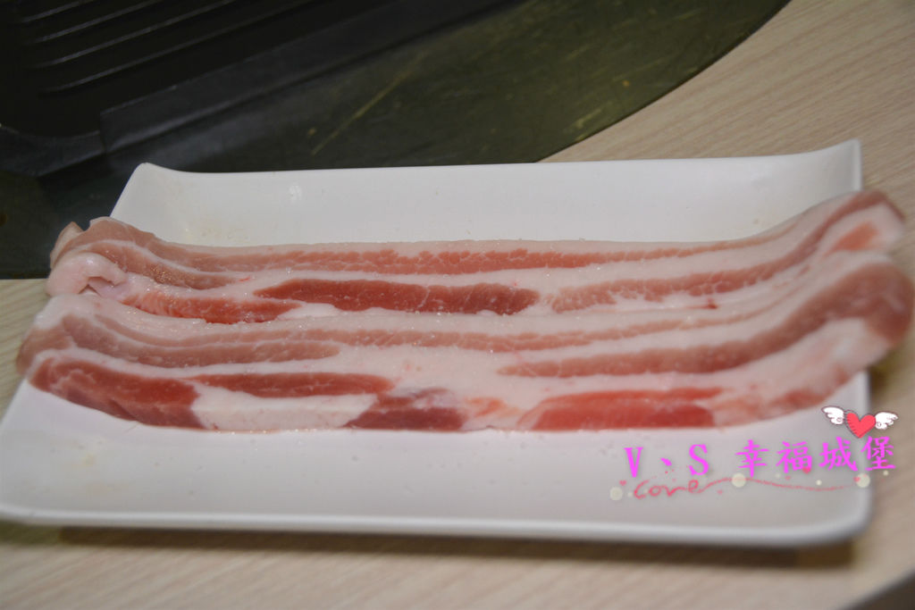 【台北美食】國父紀念館燒肉  燒桶子韓風立燒 ~ 讓你動口不