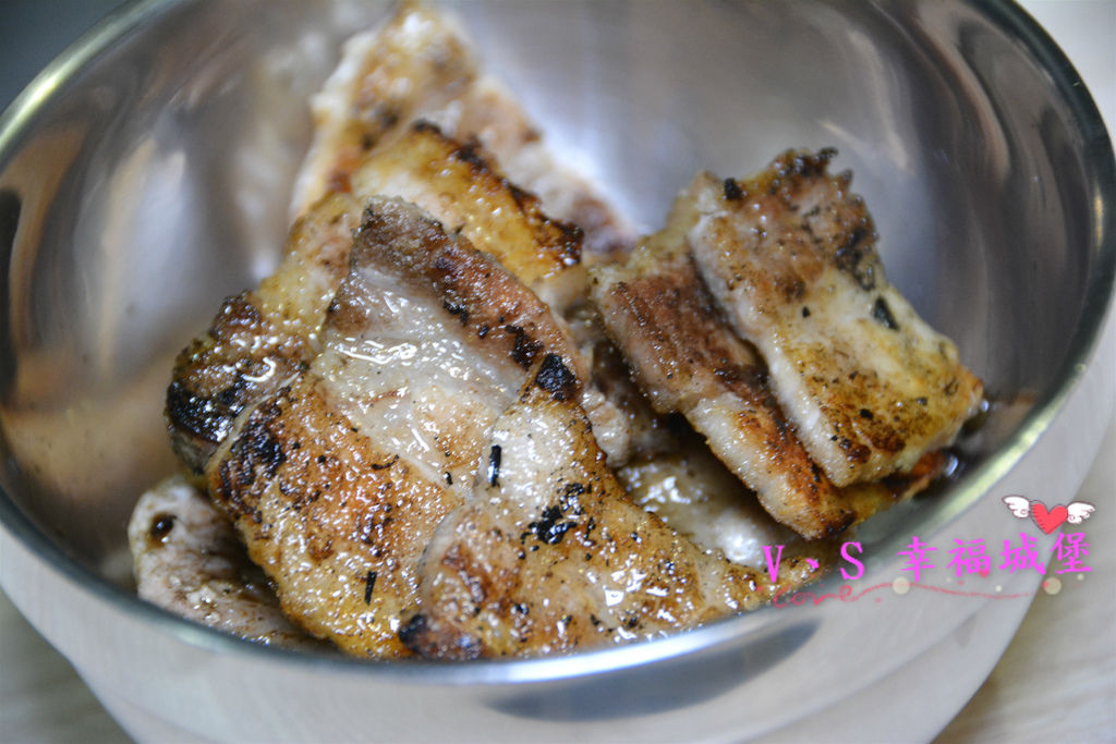 【台北美食】國父紀念館燒肉  燒桶子韓風立燒 ~ 讓你動口不