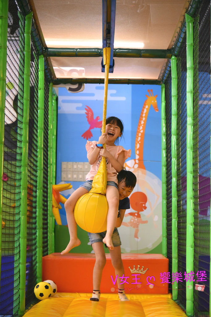【台北松山區親子餐廳】 跳跳蛙親子運動餐廳 ～ 搬家後二訪，