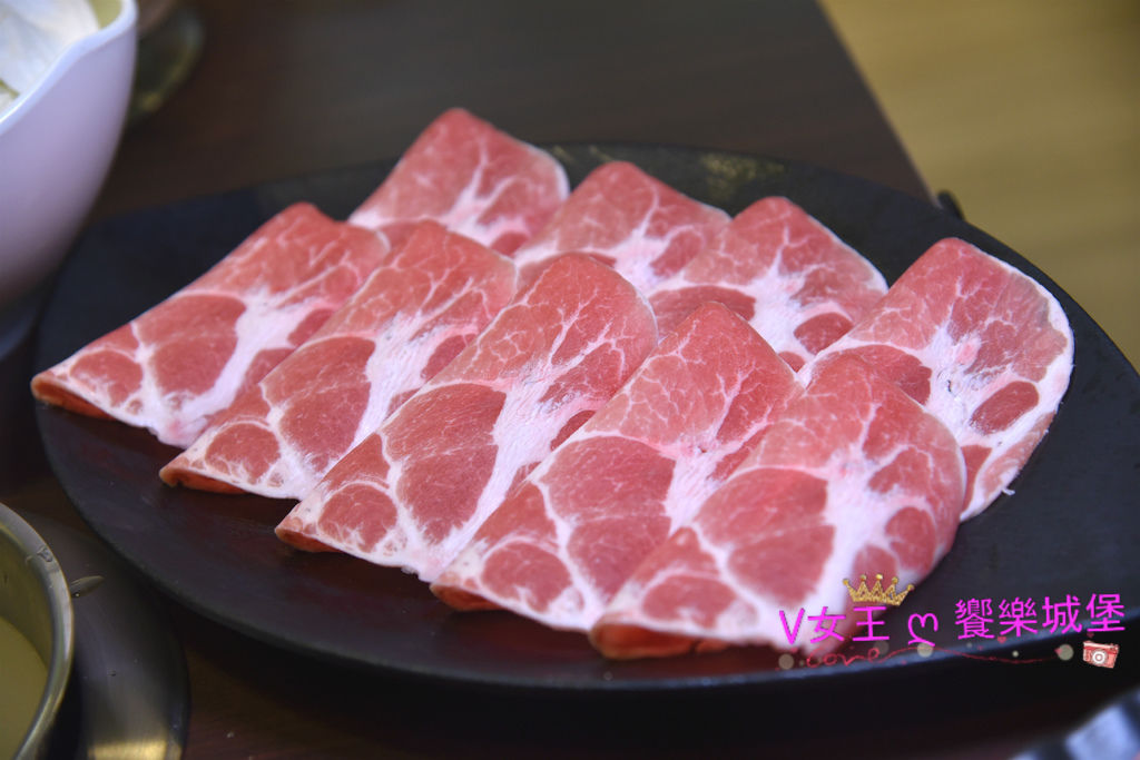 【板橋後站美食】化饈火鍋《原肉、海鮮、時蔬 專賣》~來喔，快